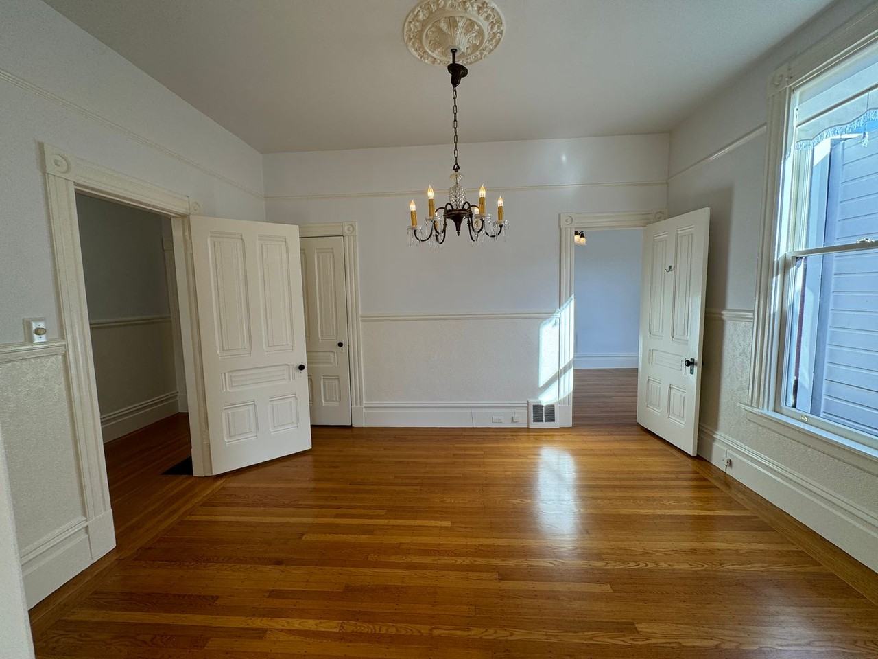 375 Crescent Ave - Photo 7 of 20