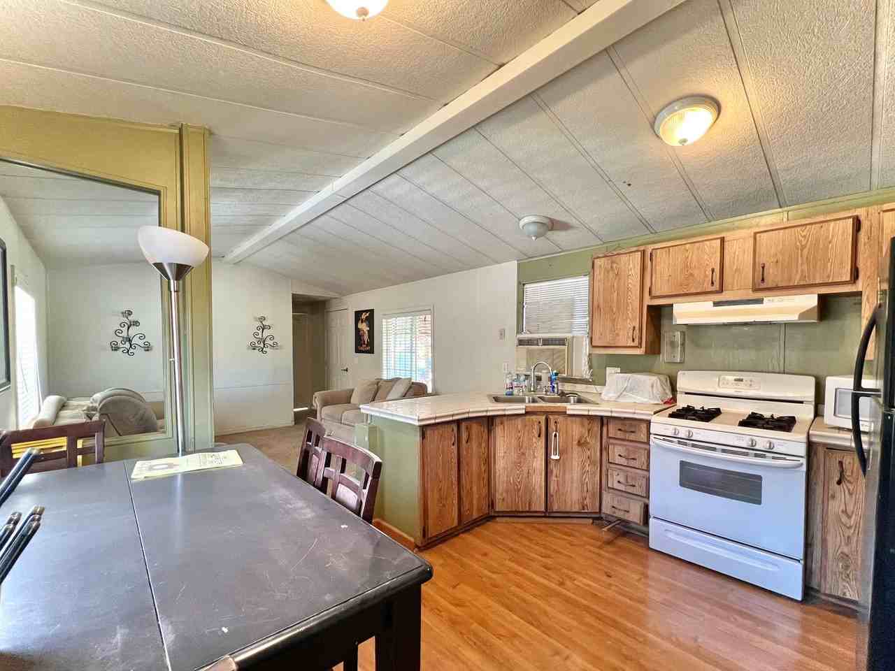 991 Foothill Rd #B - Photo 5 of 10
