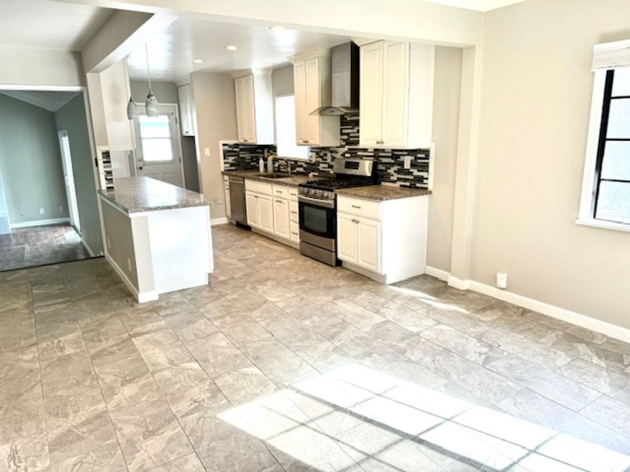 5919 Sandwood St - Photo 2 of 18