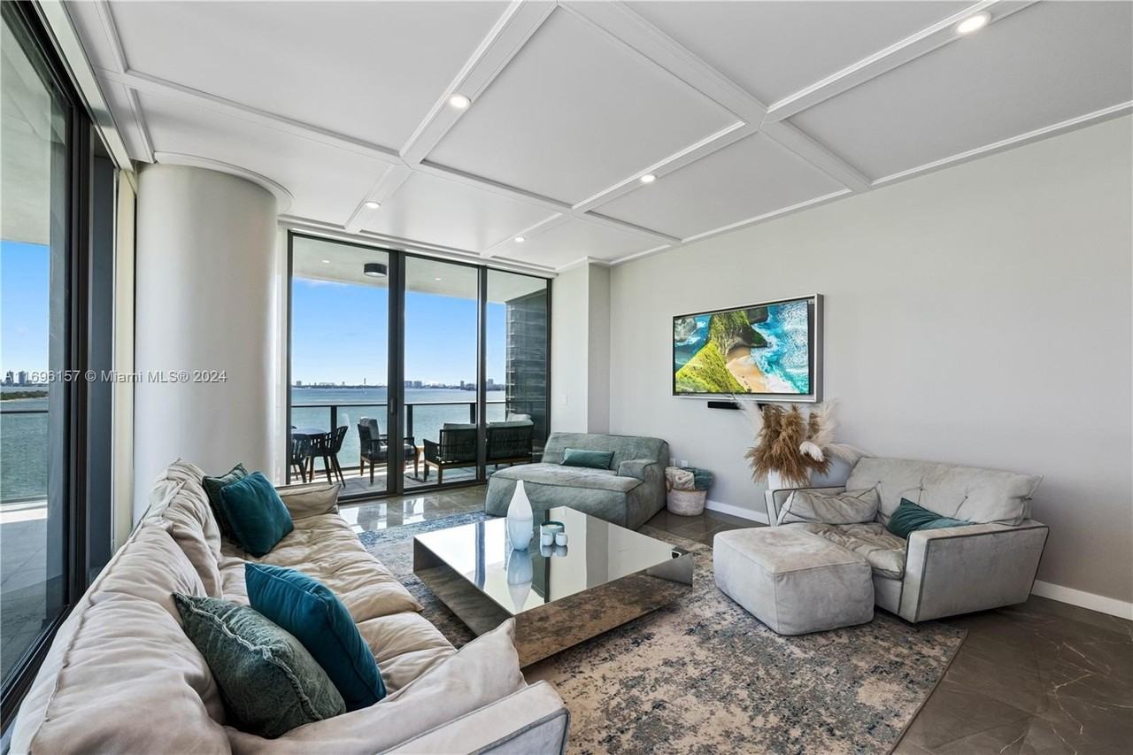 480 Ne 31st St #1207