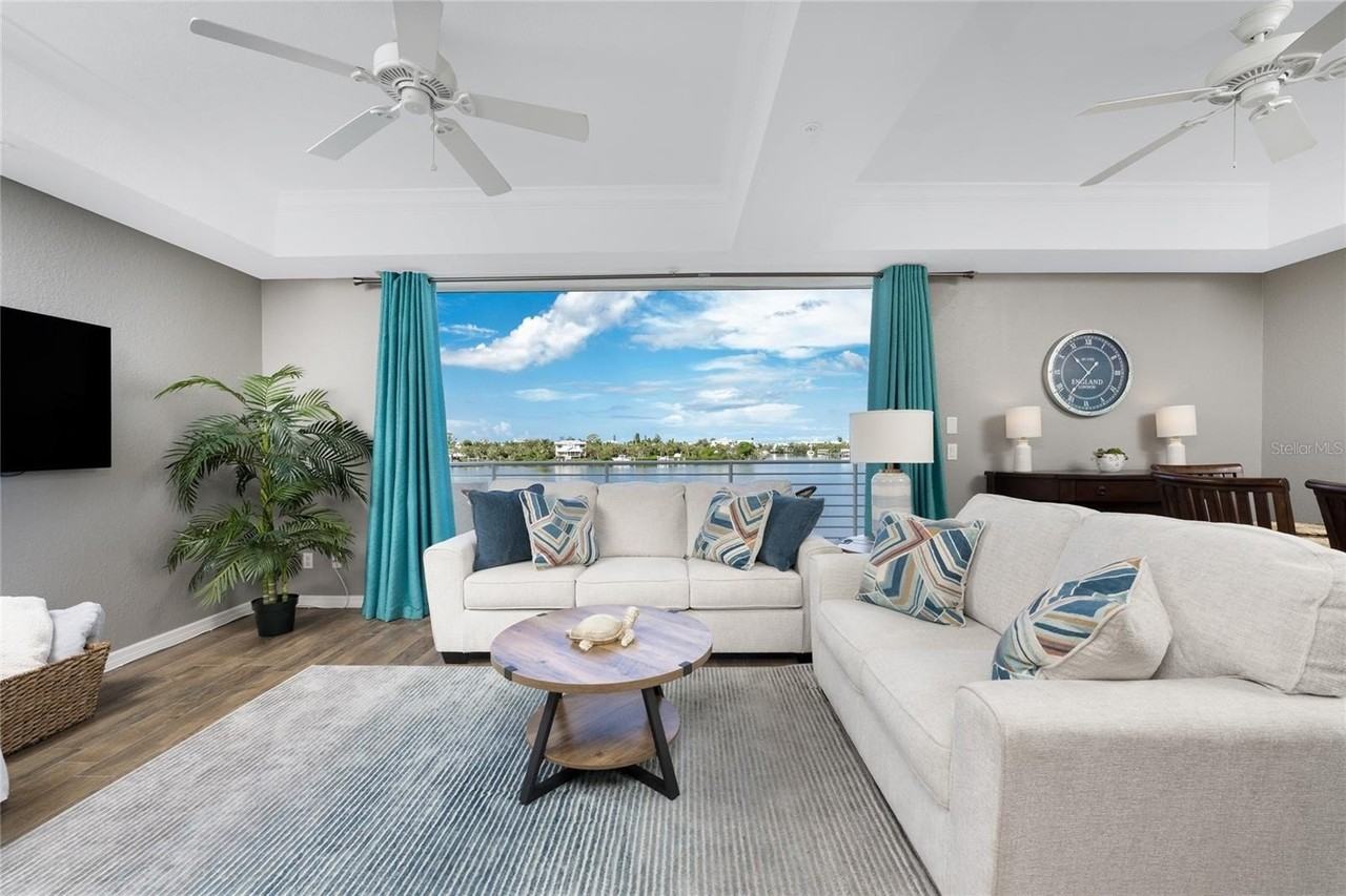 8013 Bay Pointe Dr - Photo 7 of 50