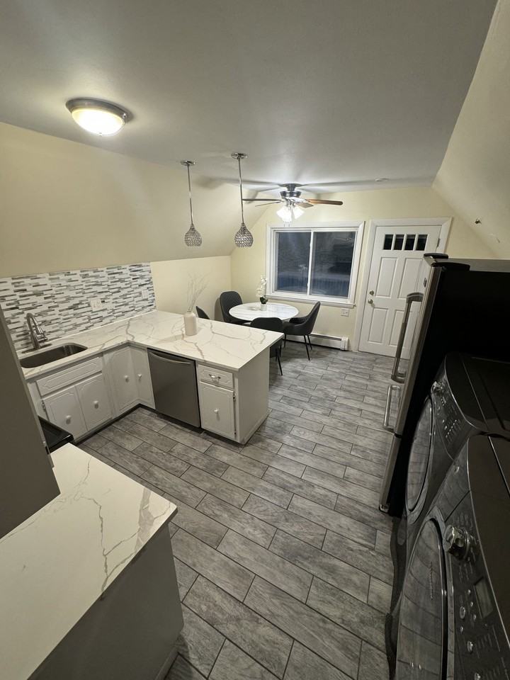 19 Underhill St - Photo 2 of 8