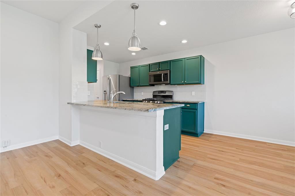 609 Arrowood Pl - Photo 3 of 8