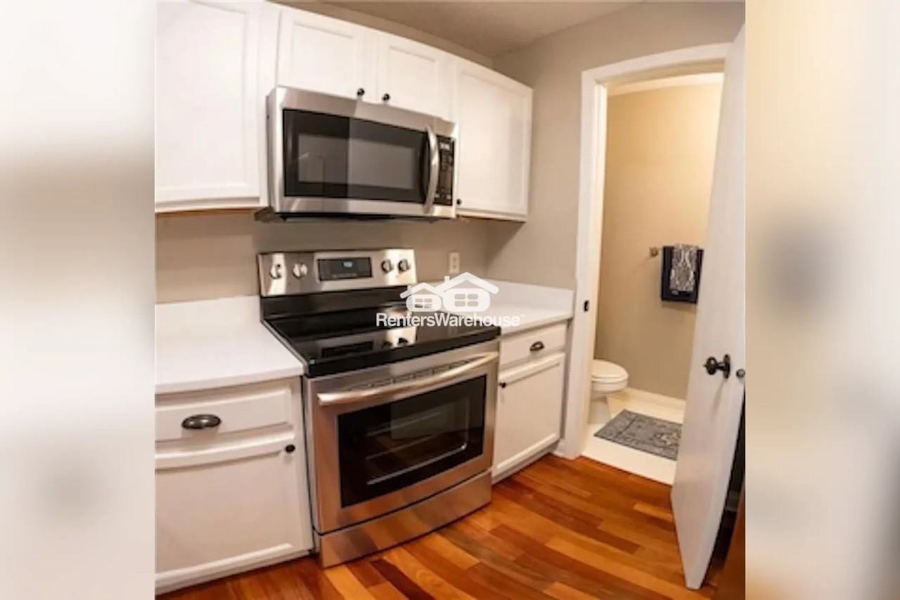 2843 Arboretum Village Trl - Photo 2 of 20