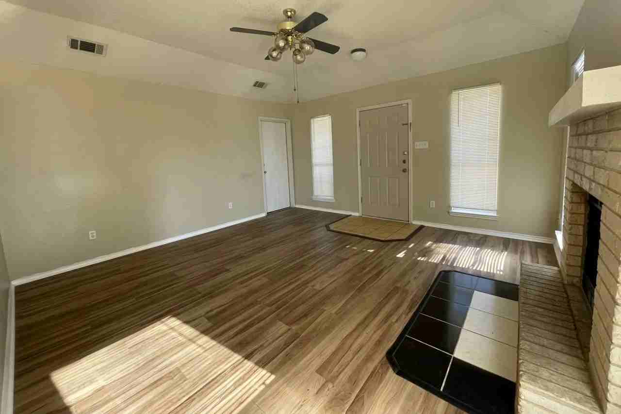 2303 Purser Dr - Photo 3 of 14