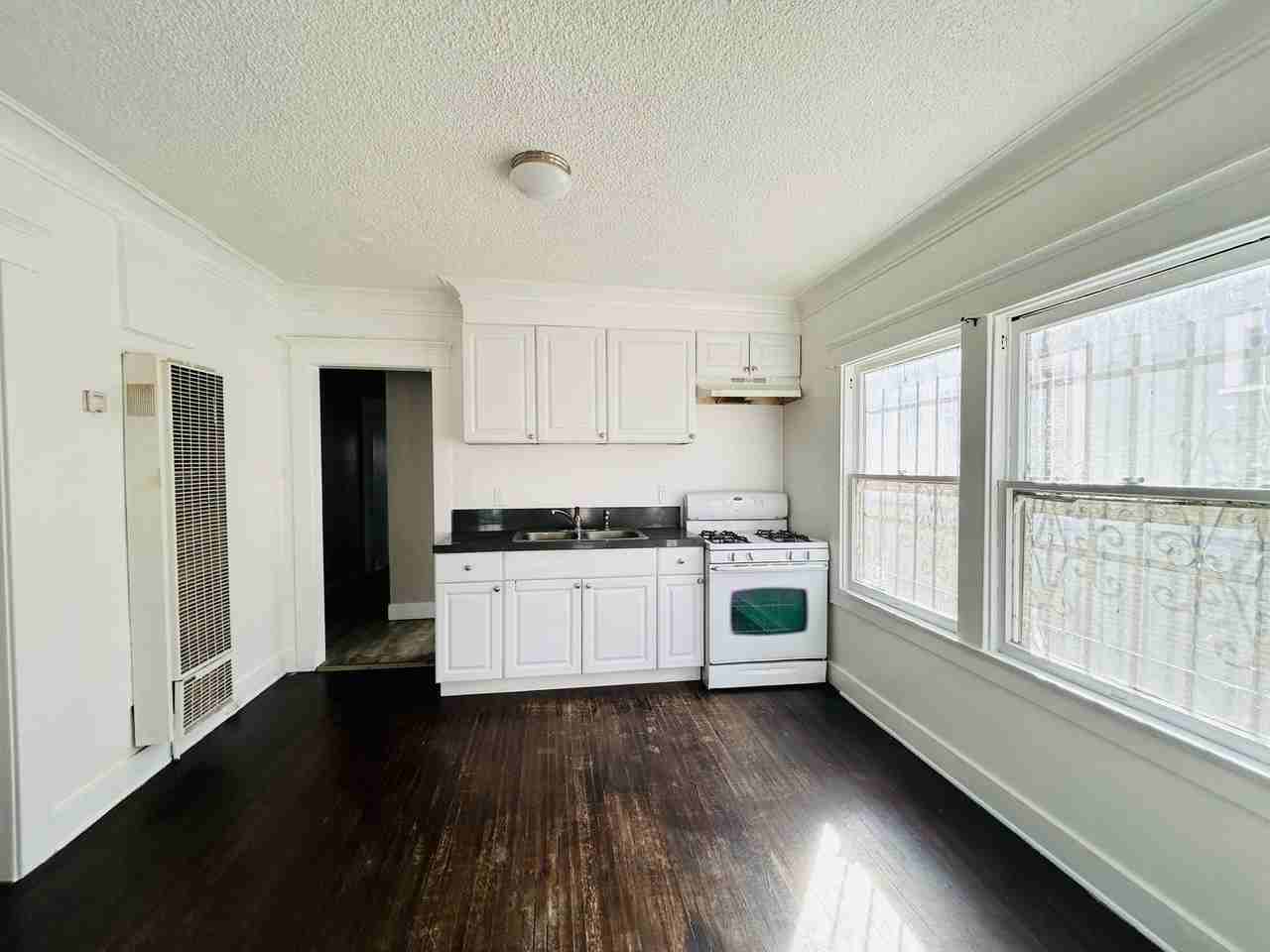 602 W 56th St - Photo 3 of 6