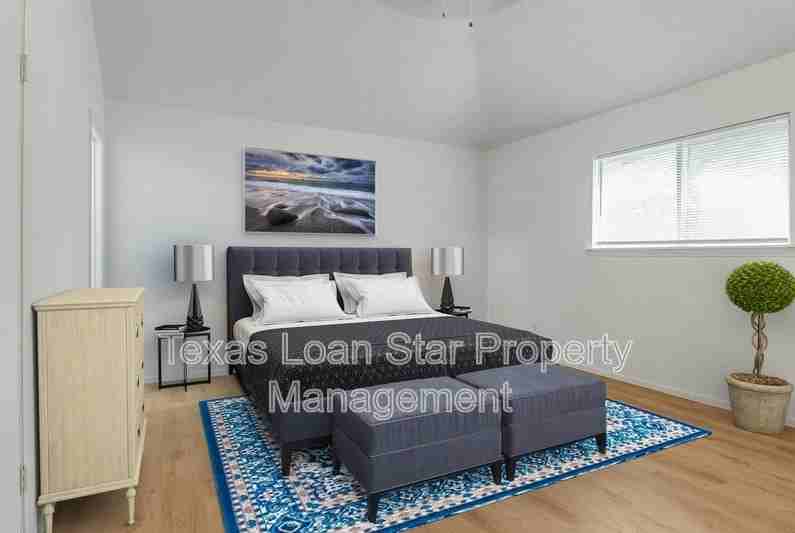 812 Jefferson Ave #4D - Photo 2 of 17