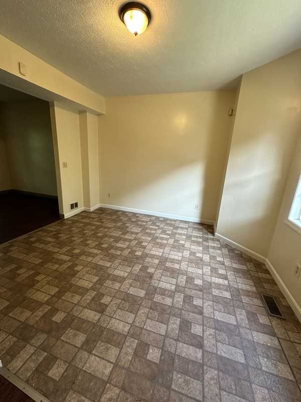 7011 Irvington Ter - Photo 3 of 23