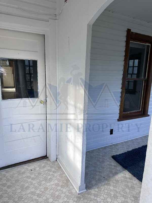 511 E Fremont St - Photo 3 of 16