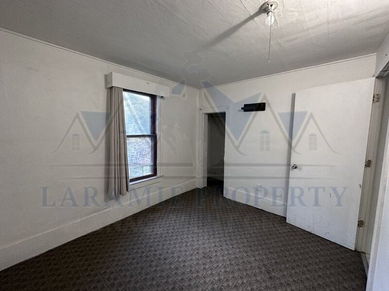 511 E Fremont St - Photo 7 of 16
