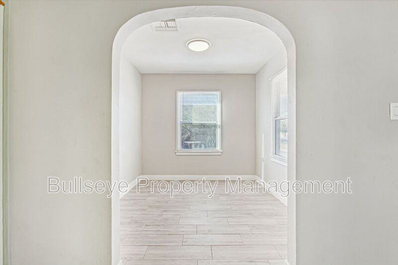 1105 N Patricio St - Photo 2 of 15