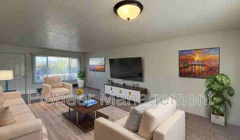 308 Nw Sherry St - Photo 3 of 13