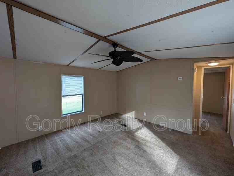 3123 Camp Rd - Photo 2 of 8