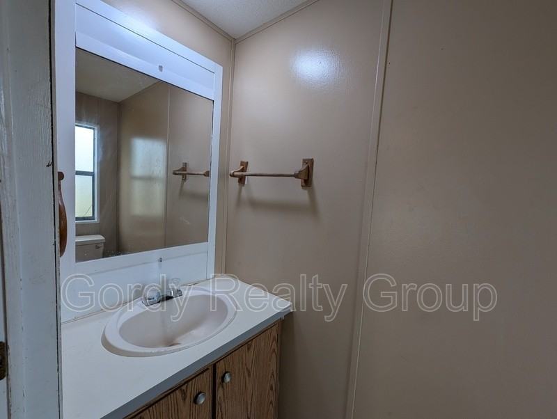 3123 Camp Rd - Photo 5 of 8