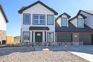 featured image of 8945 Redbud Rd #4