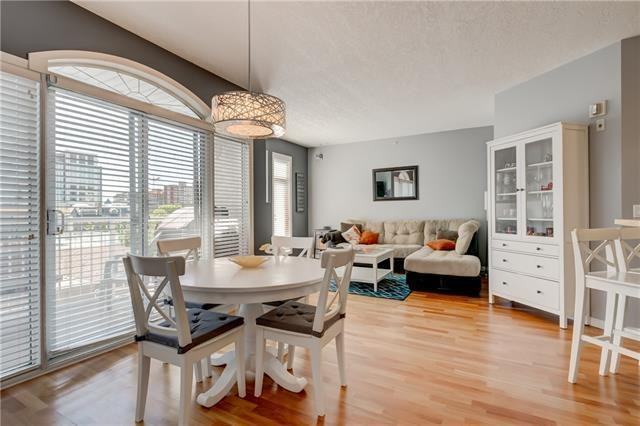 402 12 Ave Sw - Photo 2 of 22