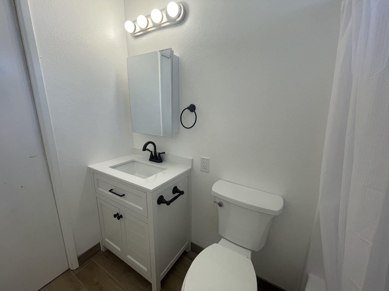 122 N L St - Photo 3 of 11