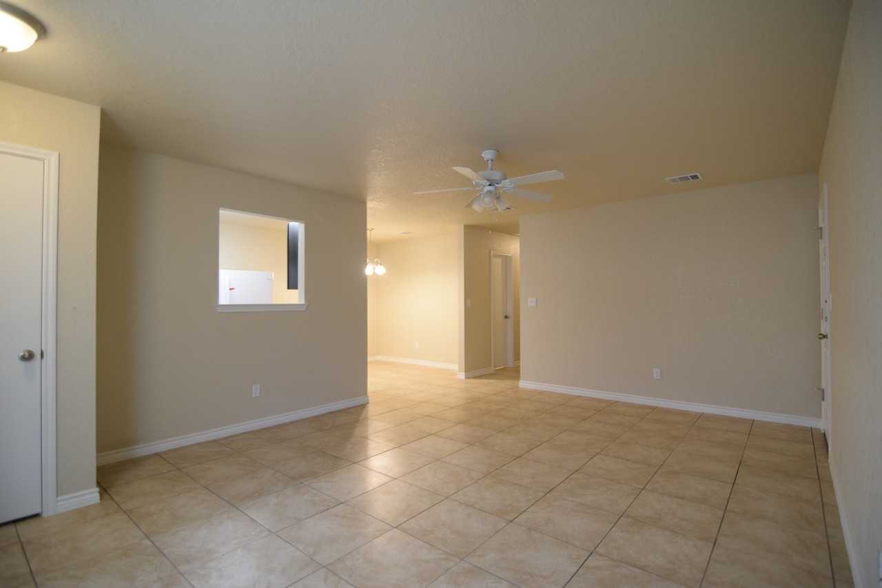 203 S Front St - Photo 5 of 14