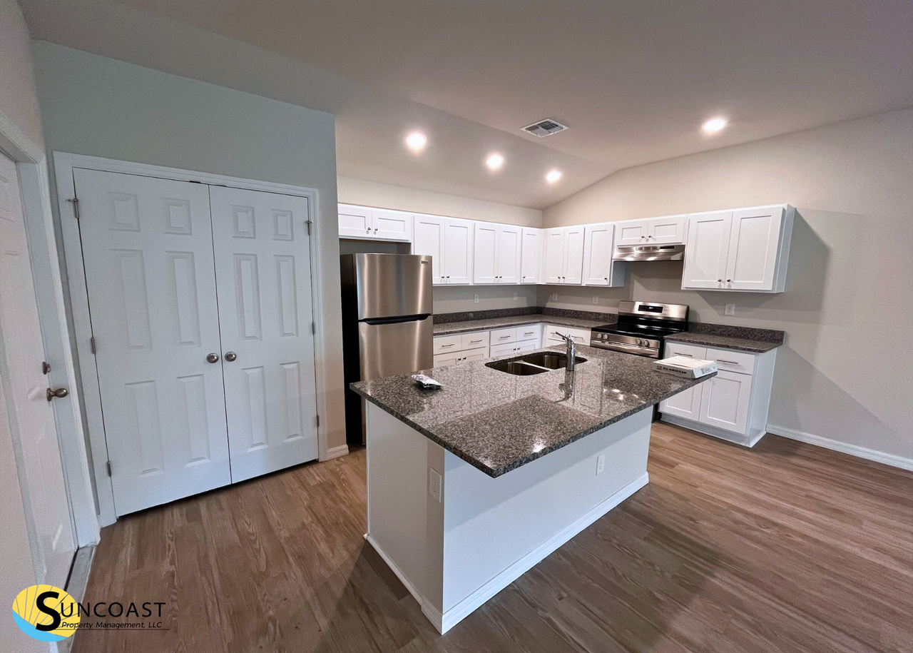 397 Greenbriar Blvd - Photo 2 of 15