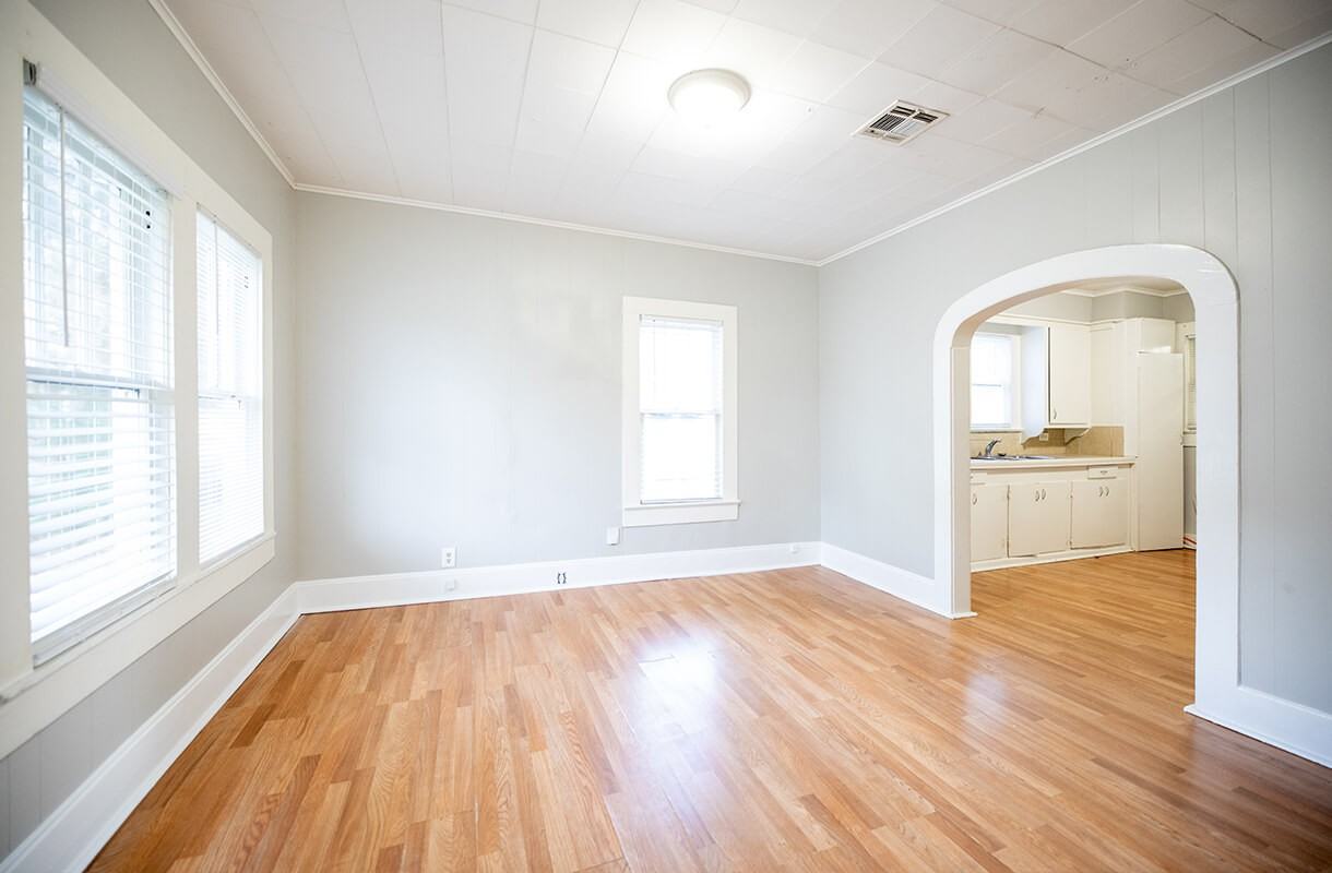 614 17th St - Photo 2 of 9