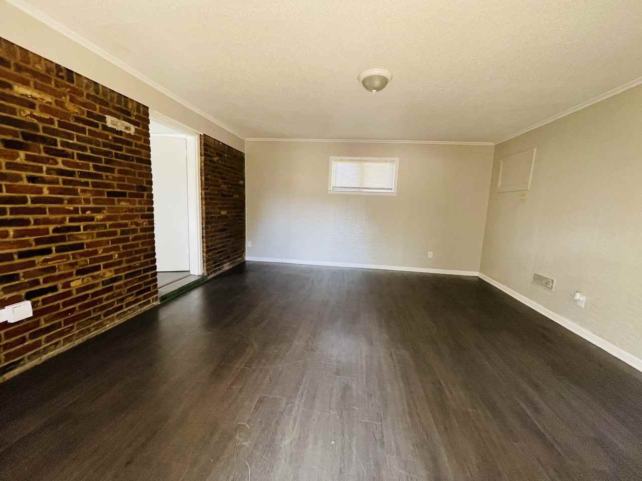 3395 Edgar St - Photo 2 of 15