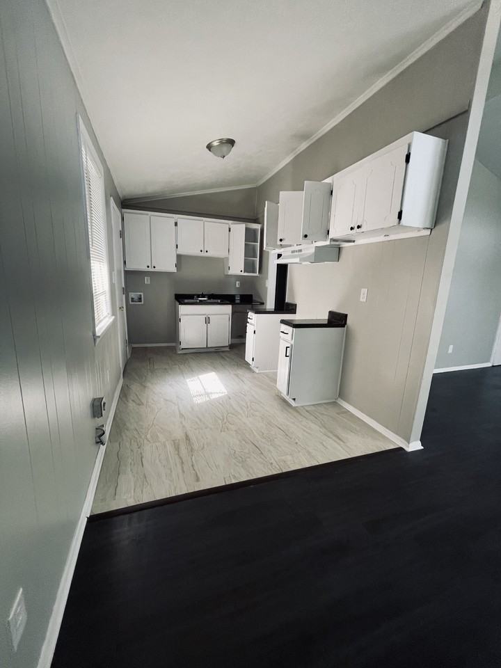 3395 Edgar St - Photo 6 of 15