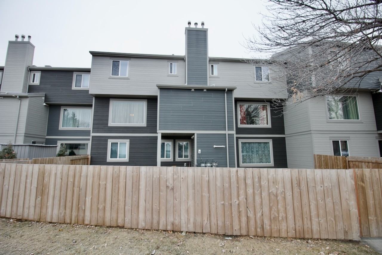 8311 29 Ave Nw - Photo 2 of 32