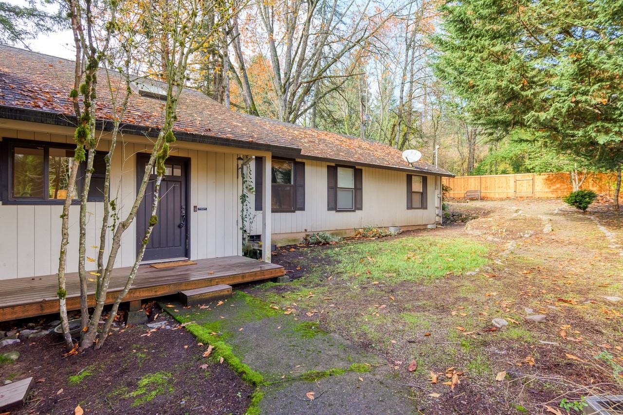16989 Tualatin St - Photo 2 of 22