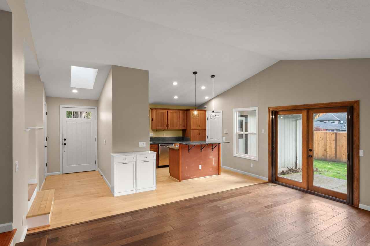 16989 Tualatin St - Photo 3 of 22