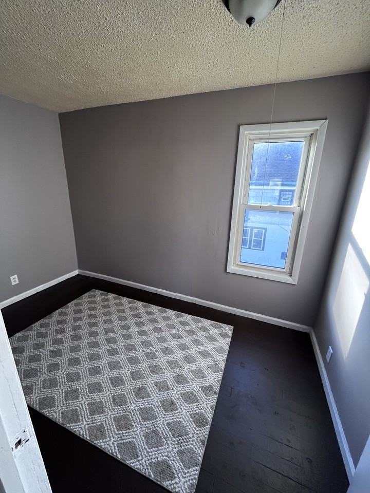 495 Winslow Ave - Photo 2 of 13