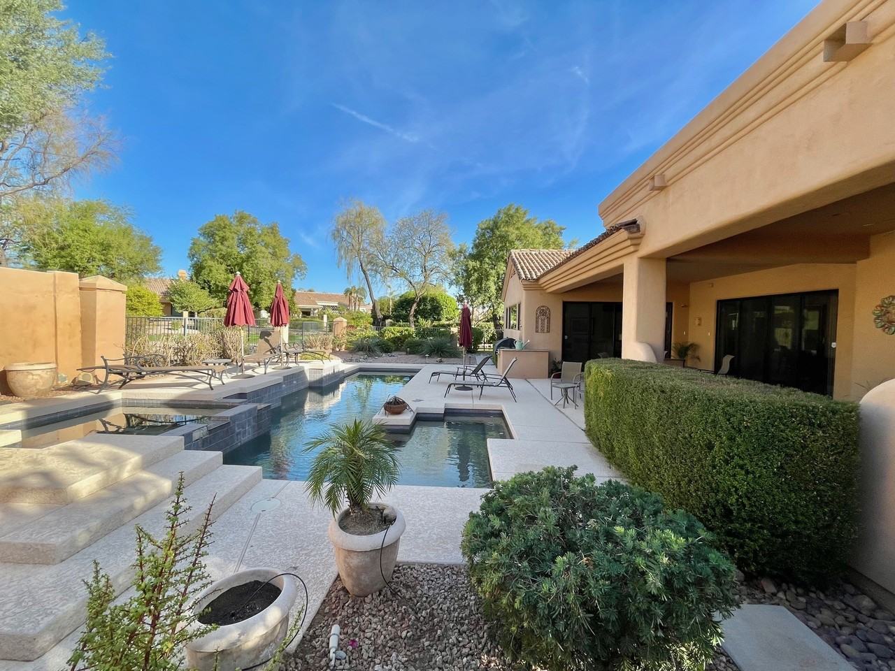 7734 E Hartford Dr - Photo 4 of 23