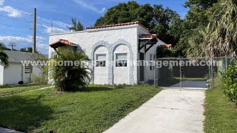 933 37th St - Photo 3 of 20