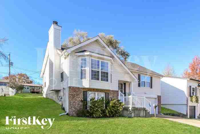 1131 N Rock Hill Rd - Photo 2 of 16
