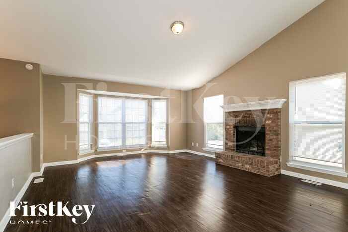1131 N Rock Hill Rd - Photo 3 of 16