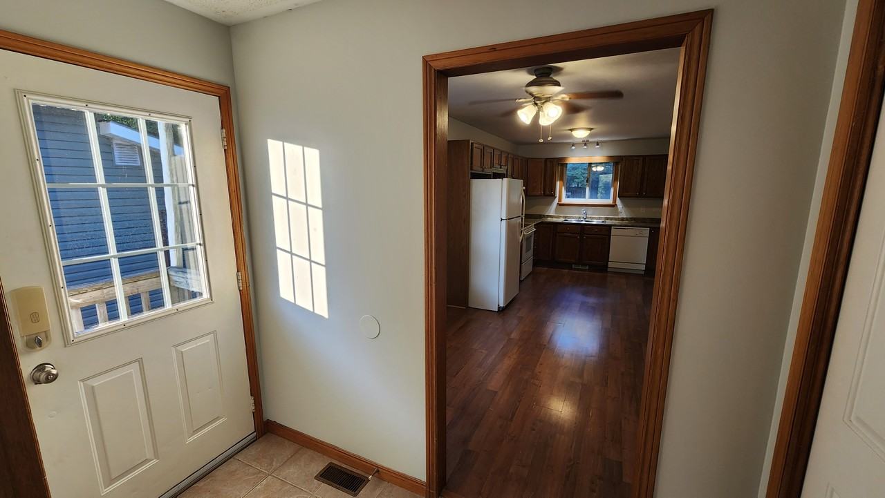 292 Millard Street - Photo 3 of 14