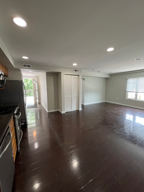 1053 Dekalb St #2A - Photo 2 of 10