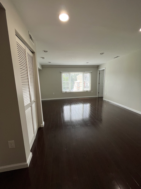 1053 Dekalb St #2A - Photo 3 of 10