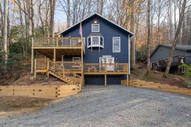 524 Clubhouse Dr - Photo 2 of 17