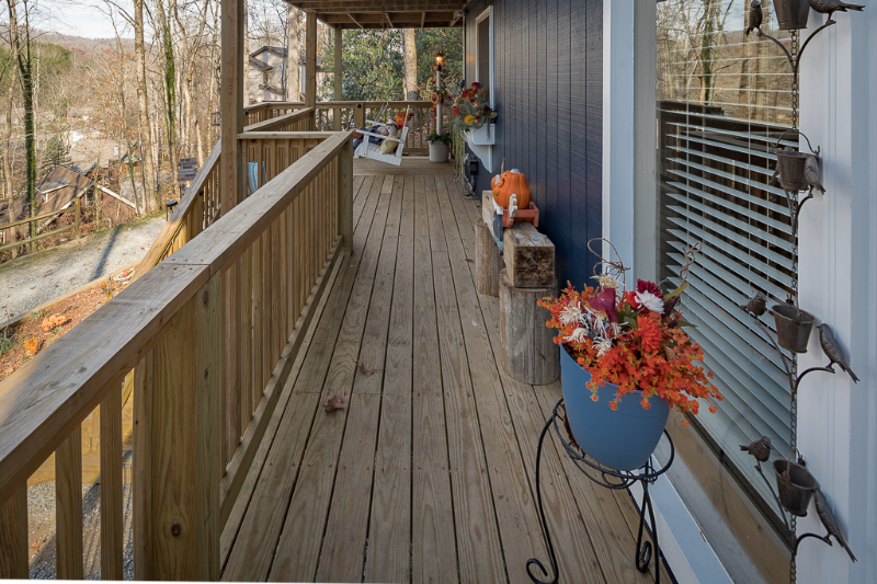 524 Clubhouse Dr - Photo 3 of 17