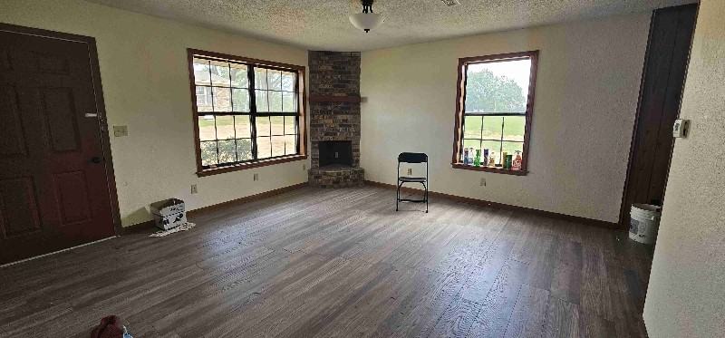 2 1/2 Jennings Ln - Photo 2 of 4