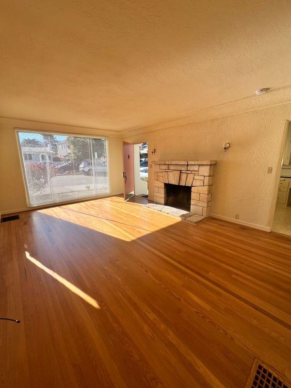 186 Sargent Ct - Photo 2 of 11