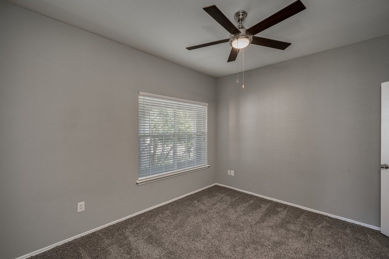 Riverbend - Photo 7 of 43