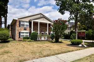 featured image of 17 E Maple Ave