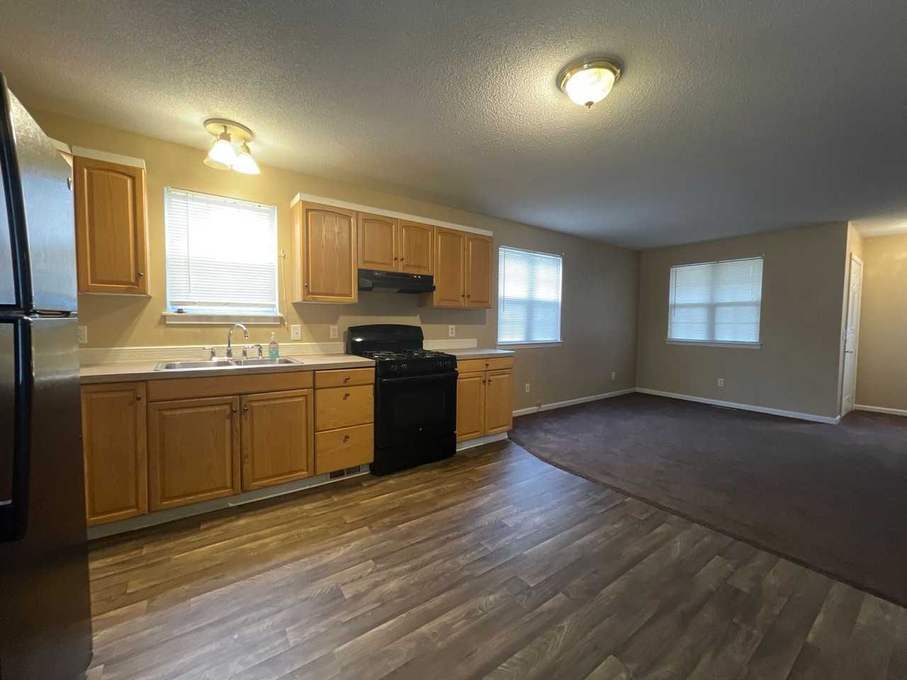 1584 S Quarterline Rd - Photo 2 of 13
