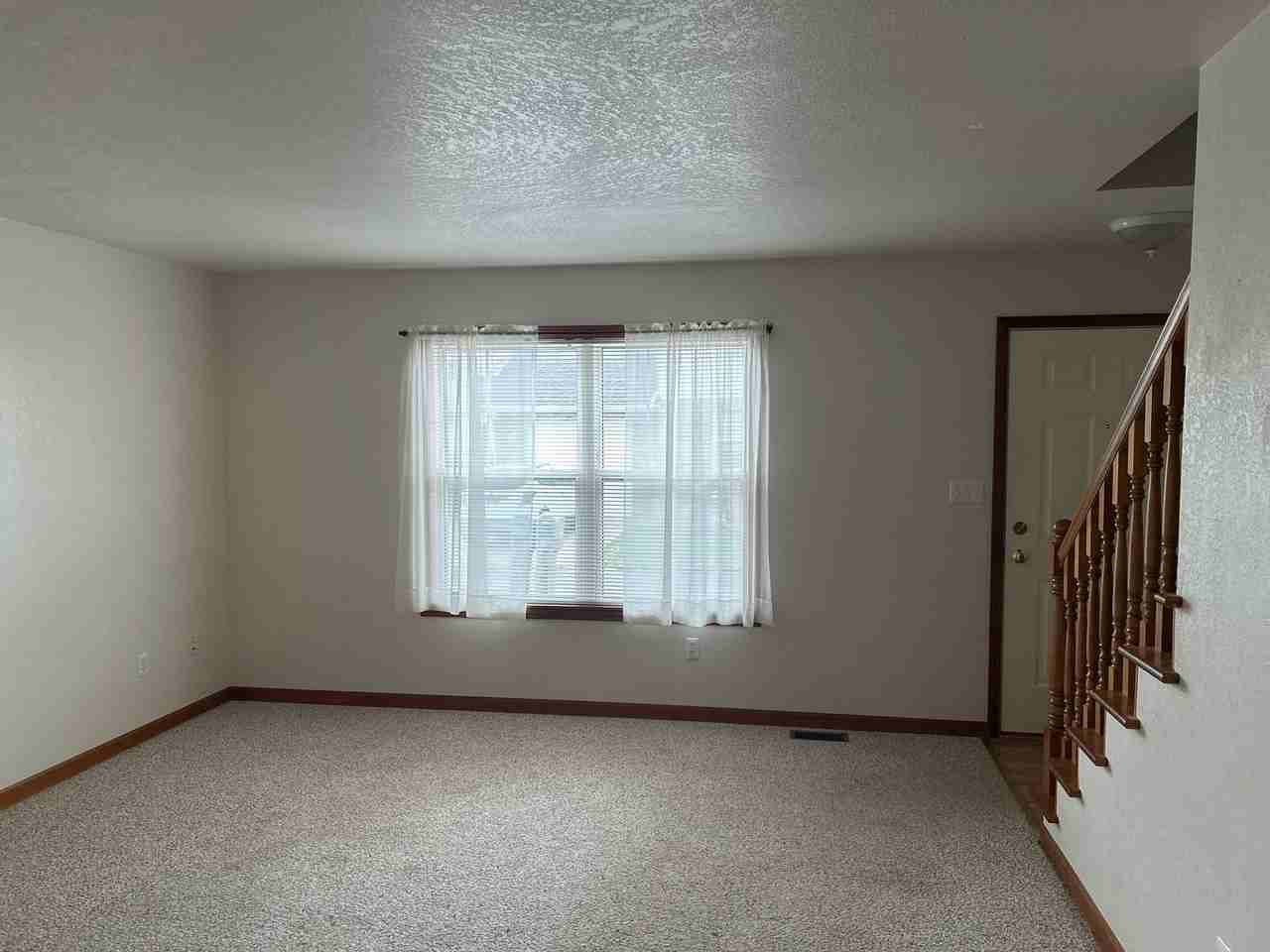 4554 Grove St - Photo 2 of 14