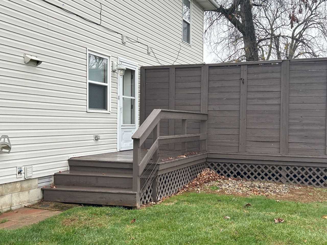 4554 Grove St - Photo 3 of 14