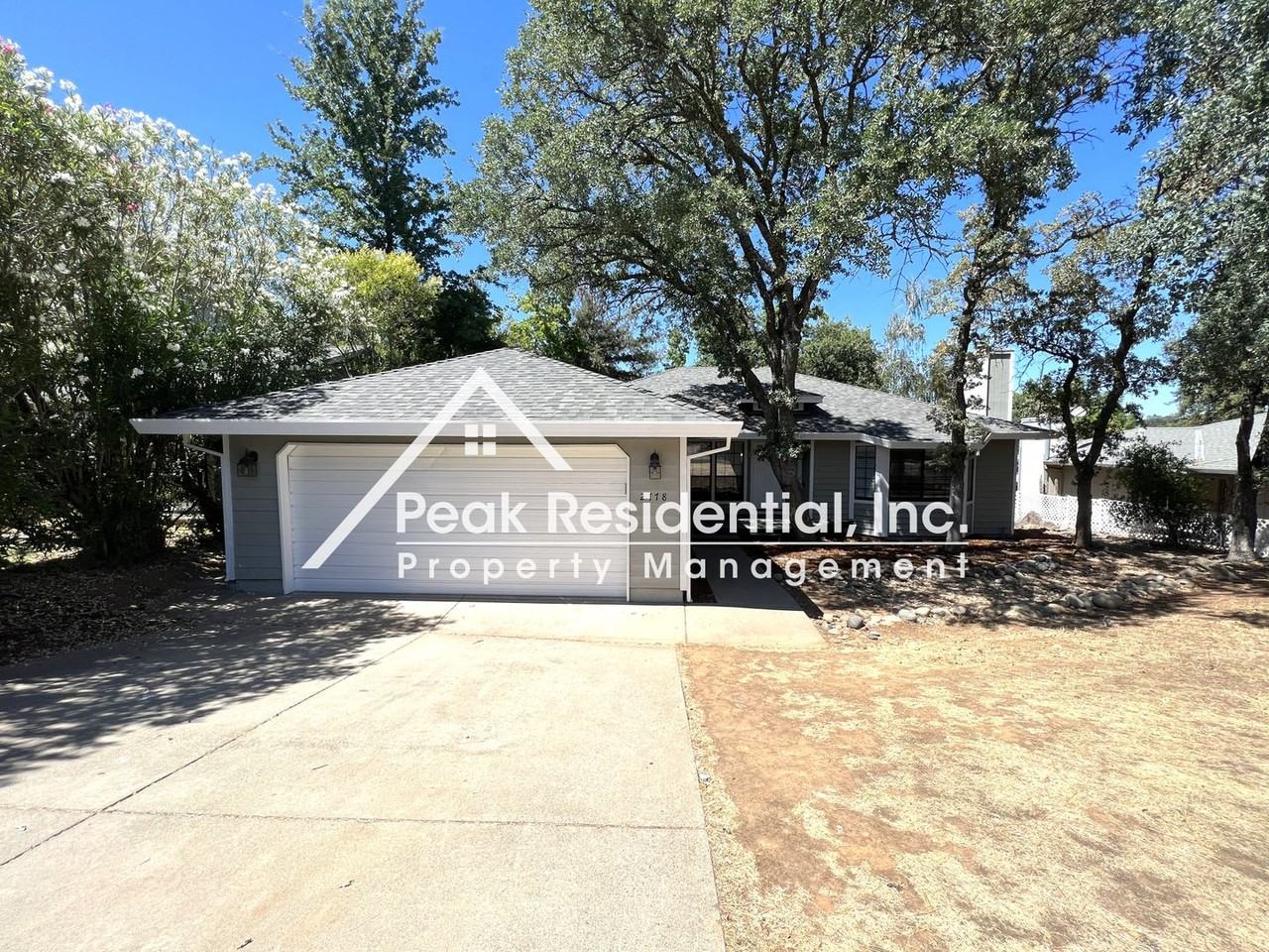 2778 King Edward Dr - Photo 2 of 26