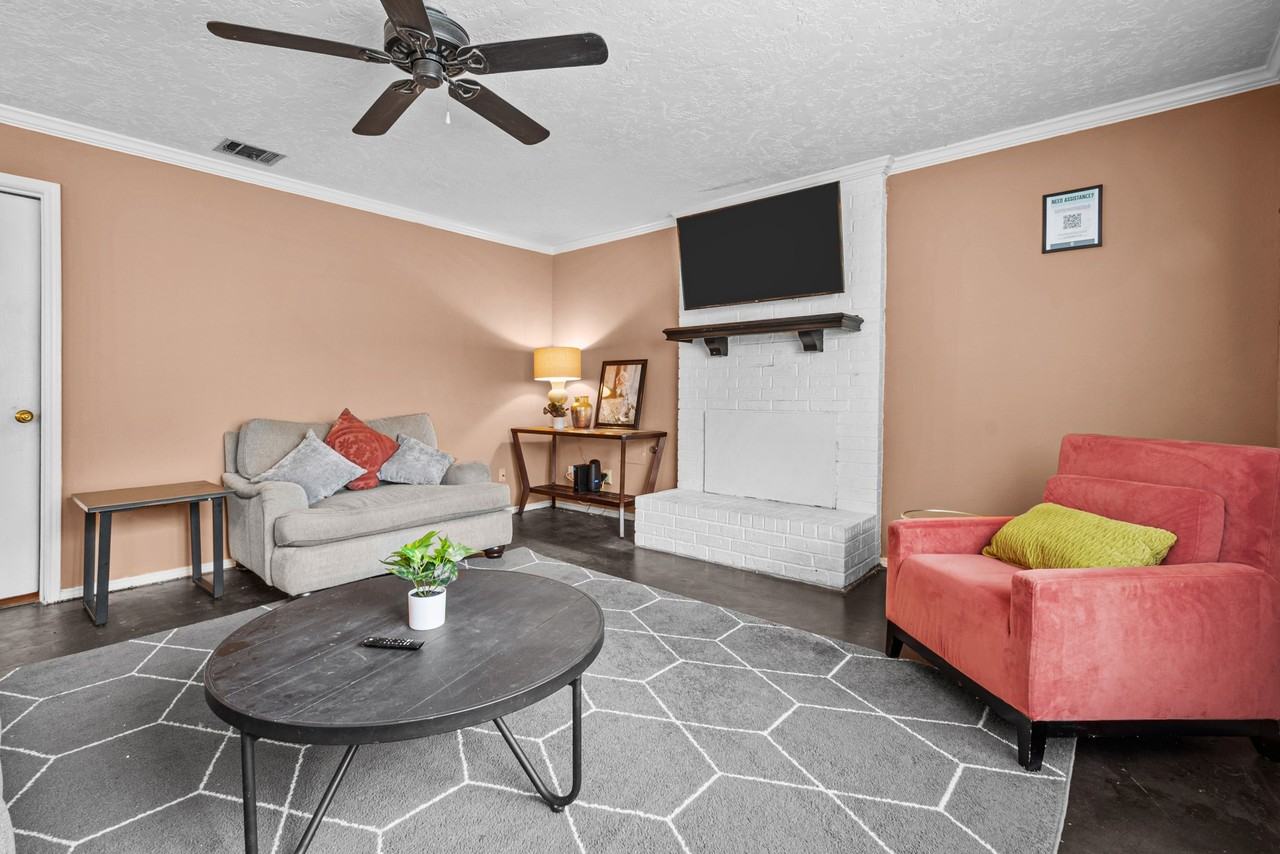 Emerson Dr & Channing Dr #2C - Photo 2 of 21