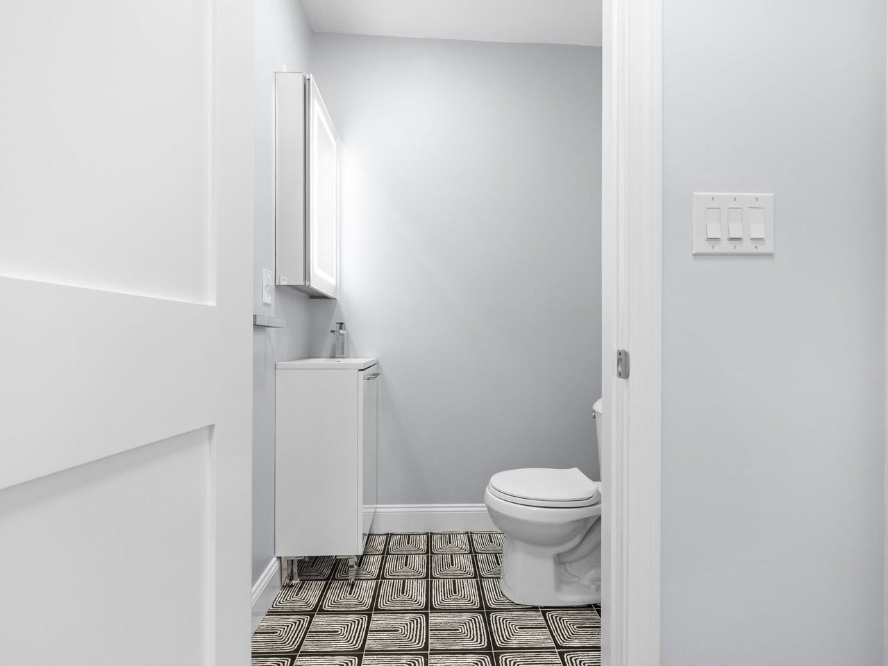 17 Tesla Ave #2 - Photo 4 of 16