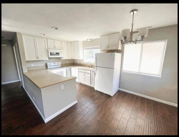 2660 Woodridge Ct #15 - Photo 2 of 7